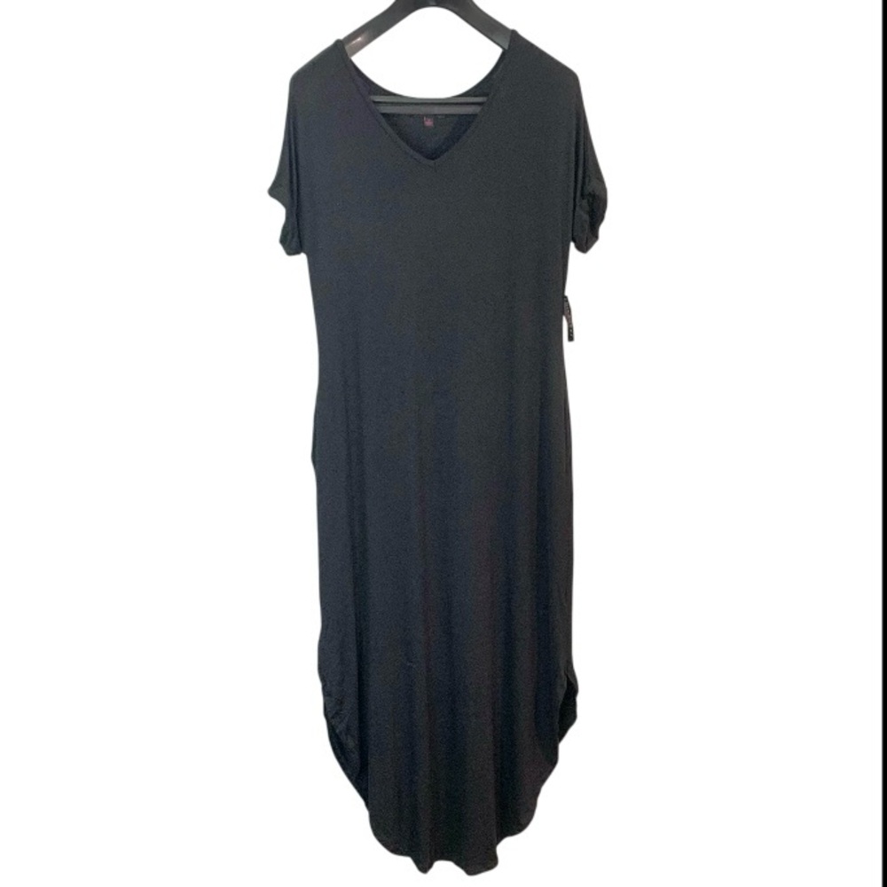 DISCREET V Neck Maxi Dress w/ Pockets